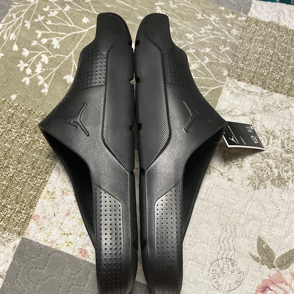 ππ ππππ ππππππ ππππ ππππ
β«οΈπMenβs Jordan Post Slidesπβ«οΈ - Picture 4 of 11